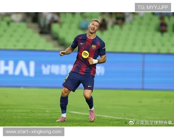 巴萨或放弃与莱万续约重建信号明显球队进入全面调整期